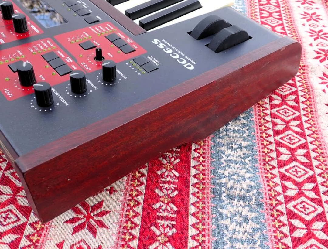 hxm250#Access Virus KB シンセサイザー 通電確認済み 現状