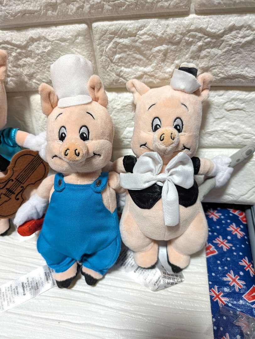 【美品】Disney100周年記念　3匹のこぶたぬいぐるみ　未使用に近い