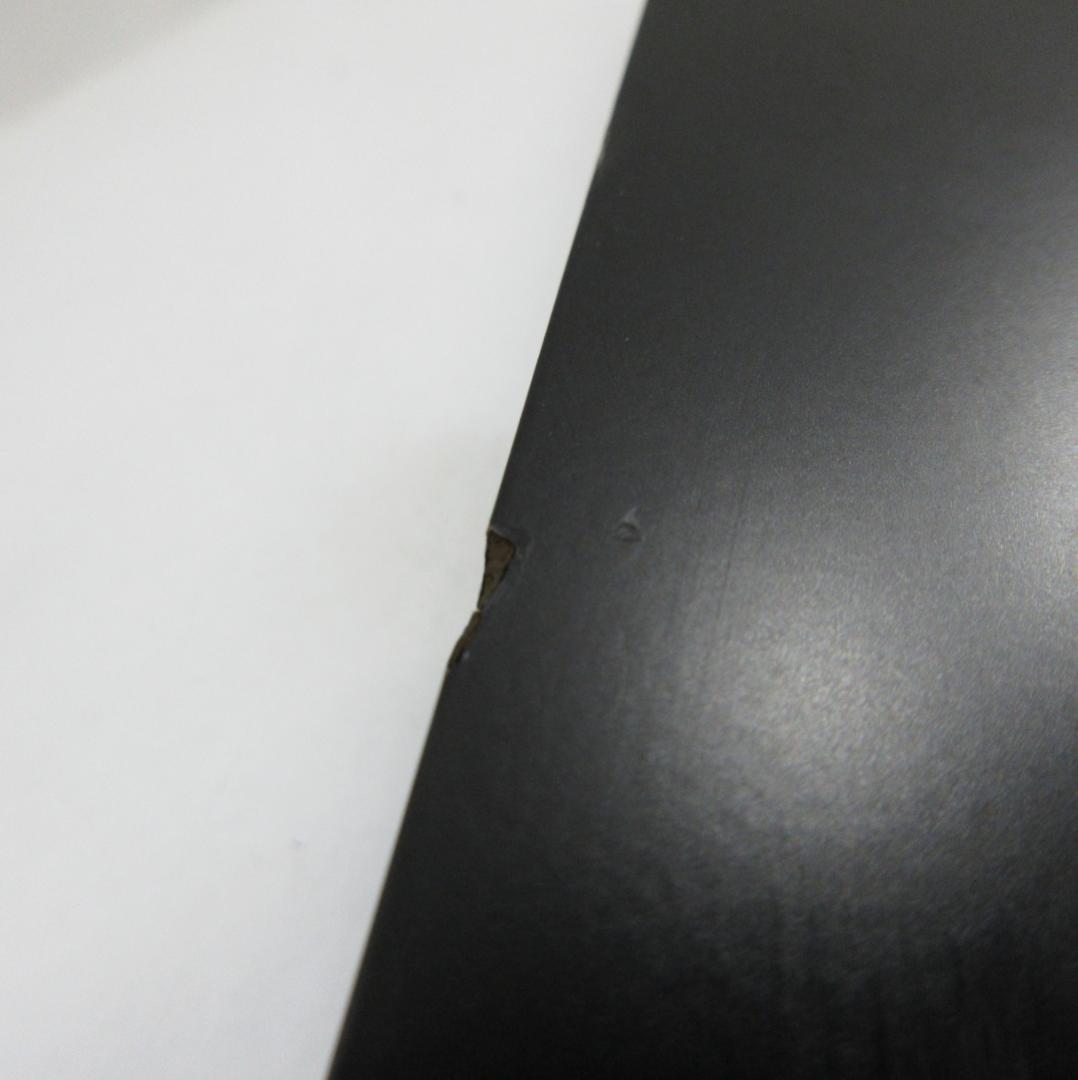 B&W 703S2 ピアノブラック／ペア　スピーカー本体良品、台座部分凹み傷あり