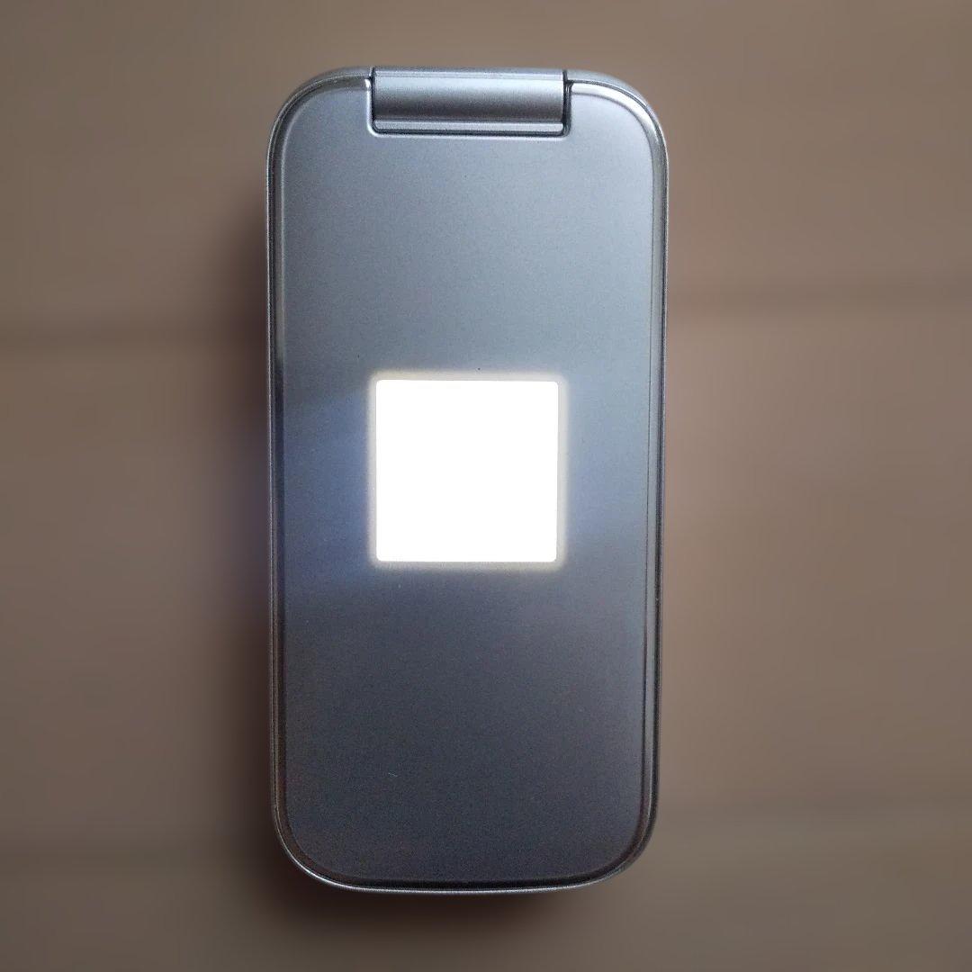 ☆らくらくホンベーシック4　docomo　F-01G　ゴールド