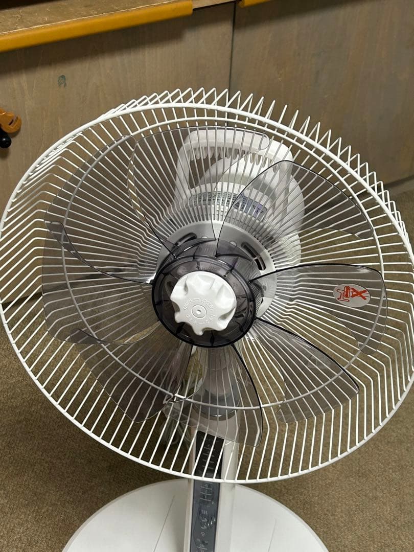 日立 HEF-130R ホワイト扇風機　2018年製