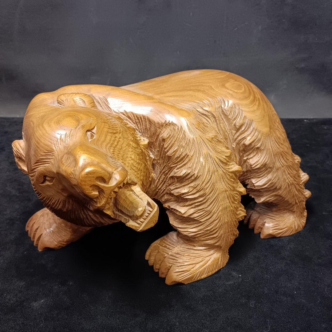 木製クマ彫刻