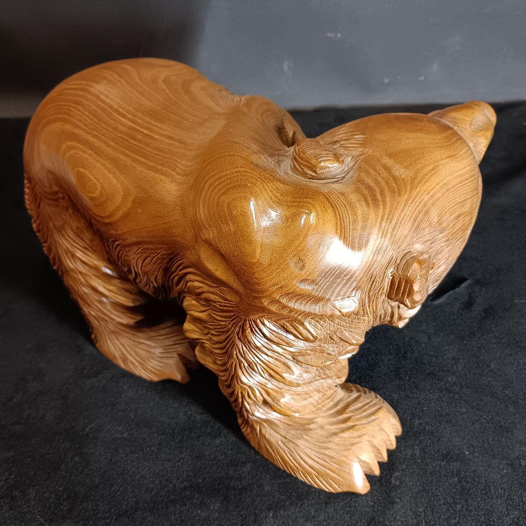 木製クマ彫刻