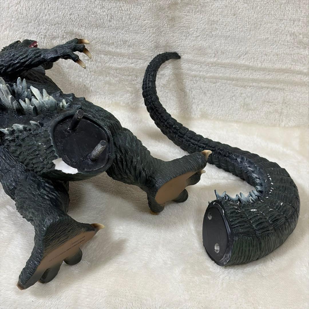 限定300体 東宝怪獣シリーズ 巨大リアルフィギュア ゴジラ 約30cm 箱付