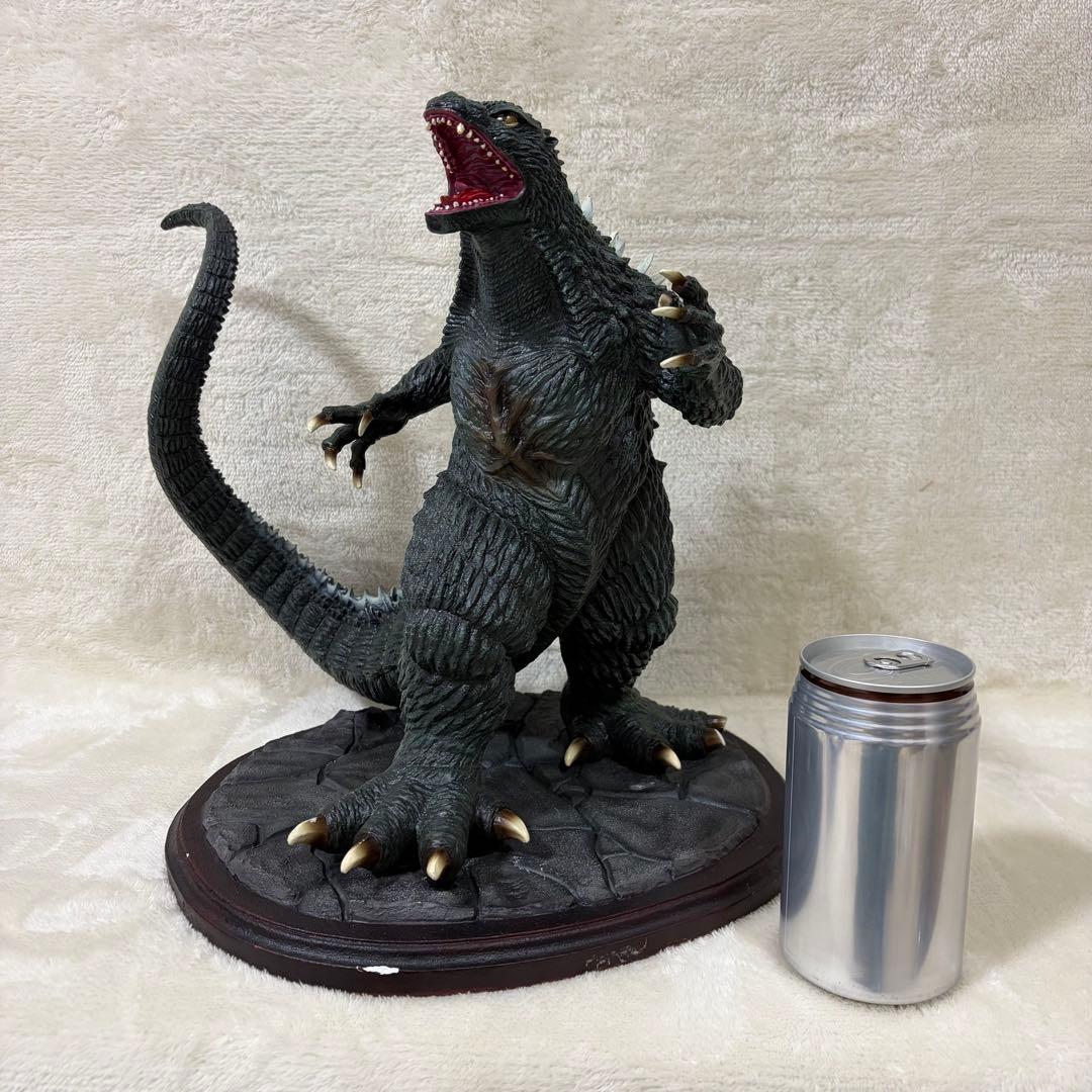 限定300体 東宝怪獣シリーズ 巨大リアルフィギュア ゴジラ 約30cm 箱付