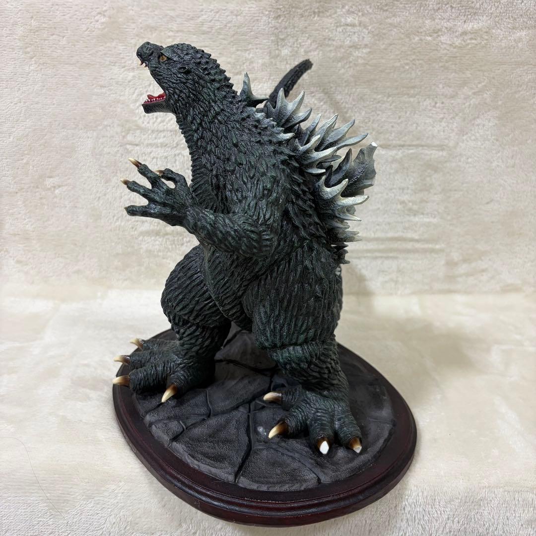 限定300体 東宝怪獣シリーズ 巨大リアルフィギュア ゴジラ 約30cm 箱付