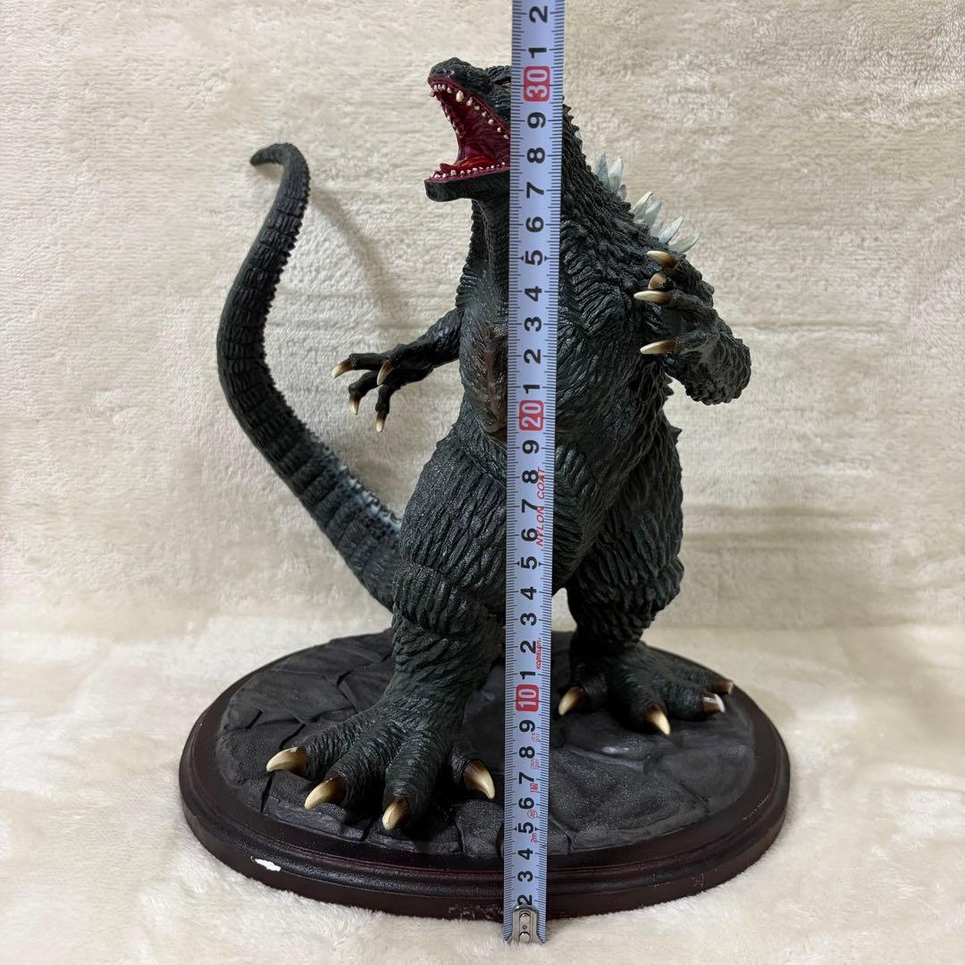 限定300体 東宝怪獣シリーズ 巨大リアルフィギュア ゴジラ 約30cm 箱付