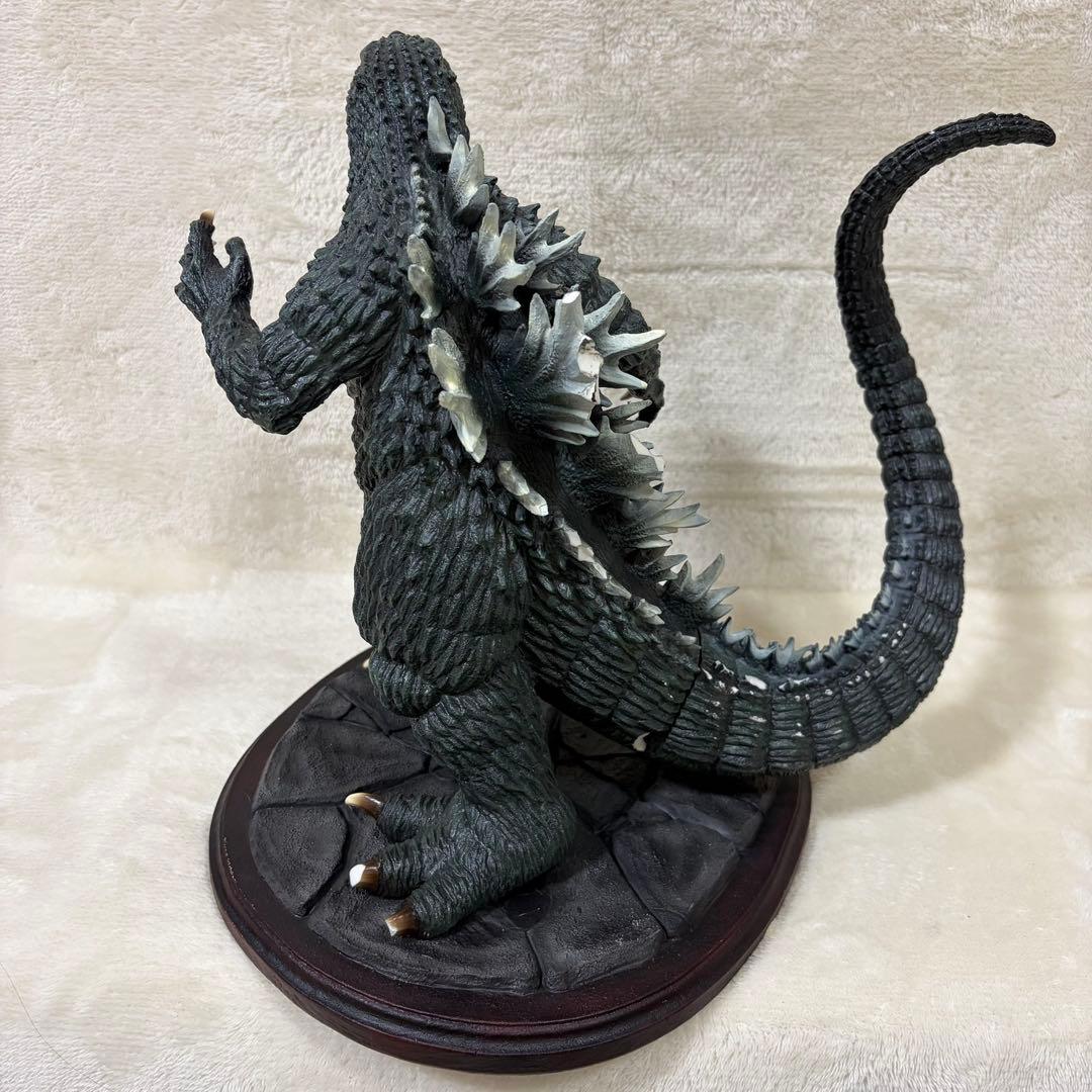 限定300体 東宝怪獣シリーズ 巨大リアルフィギュア ゴジラ 約30cm 箱付