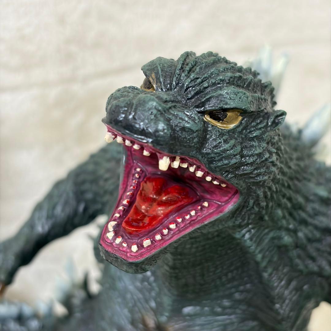 限定300体 東宝怪獣シリーズ 巨大リアルフィギュア ゴジラ 約30cm 箱付