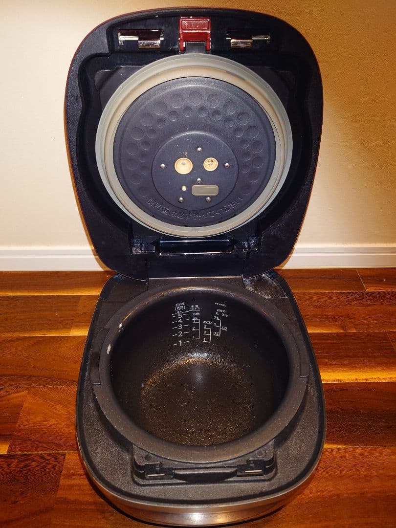 (美品) タイガー 圧力 IH 炊飯ジャー JPC-A102（ボルドー）