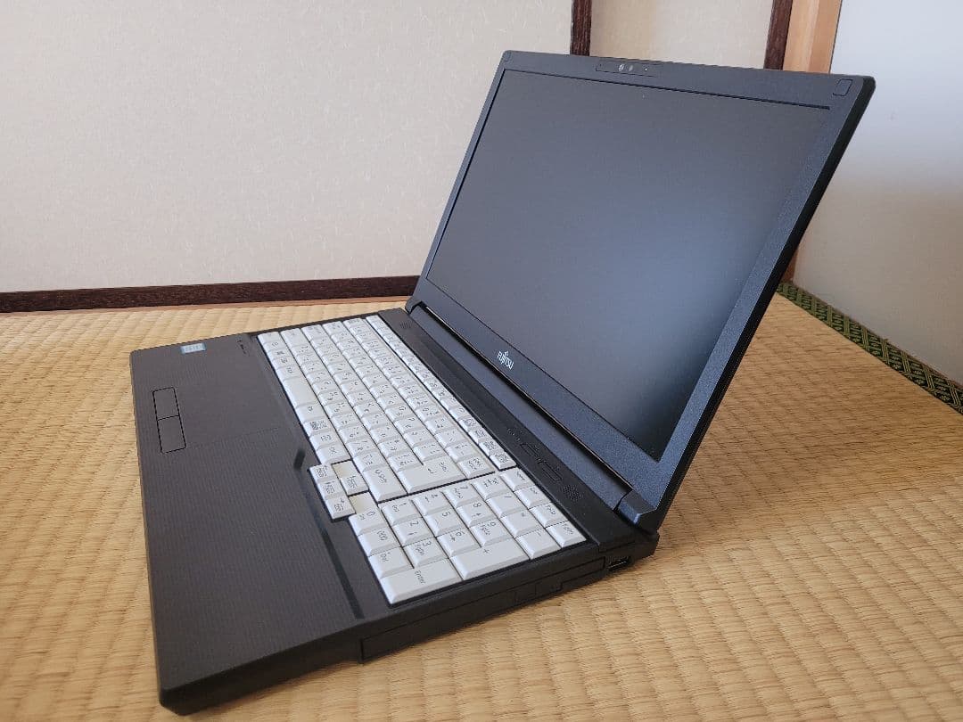 Windowsノート本体 Fujitsu Lifebook A576/TX i5 6360U