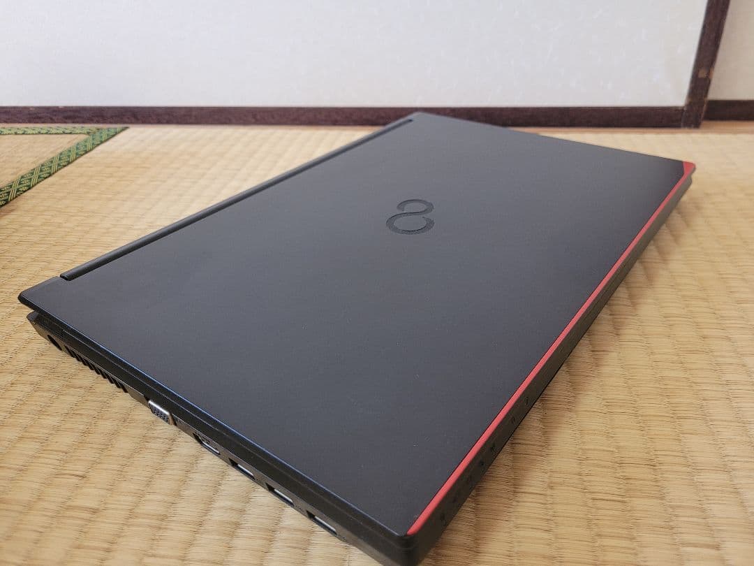 Windowsノート本体 Fujitsu Lifebook A576/TX i5 6360U