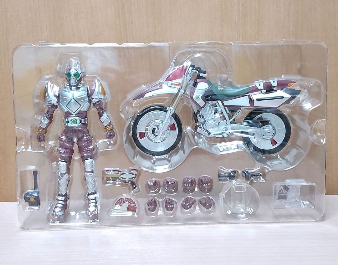 フィギュアーツ　ギャレン