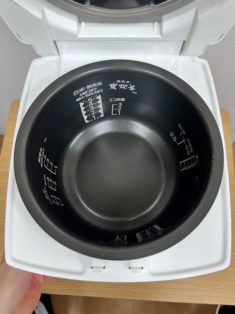 三菱電機 IH 炭炊釜 炊飯器 1.0L (5.5合炊き) NJ-VE106-W