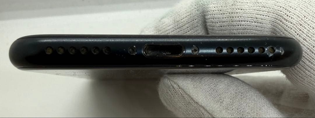 Apple iPhone SE 128GB 黒（第3世代）