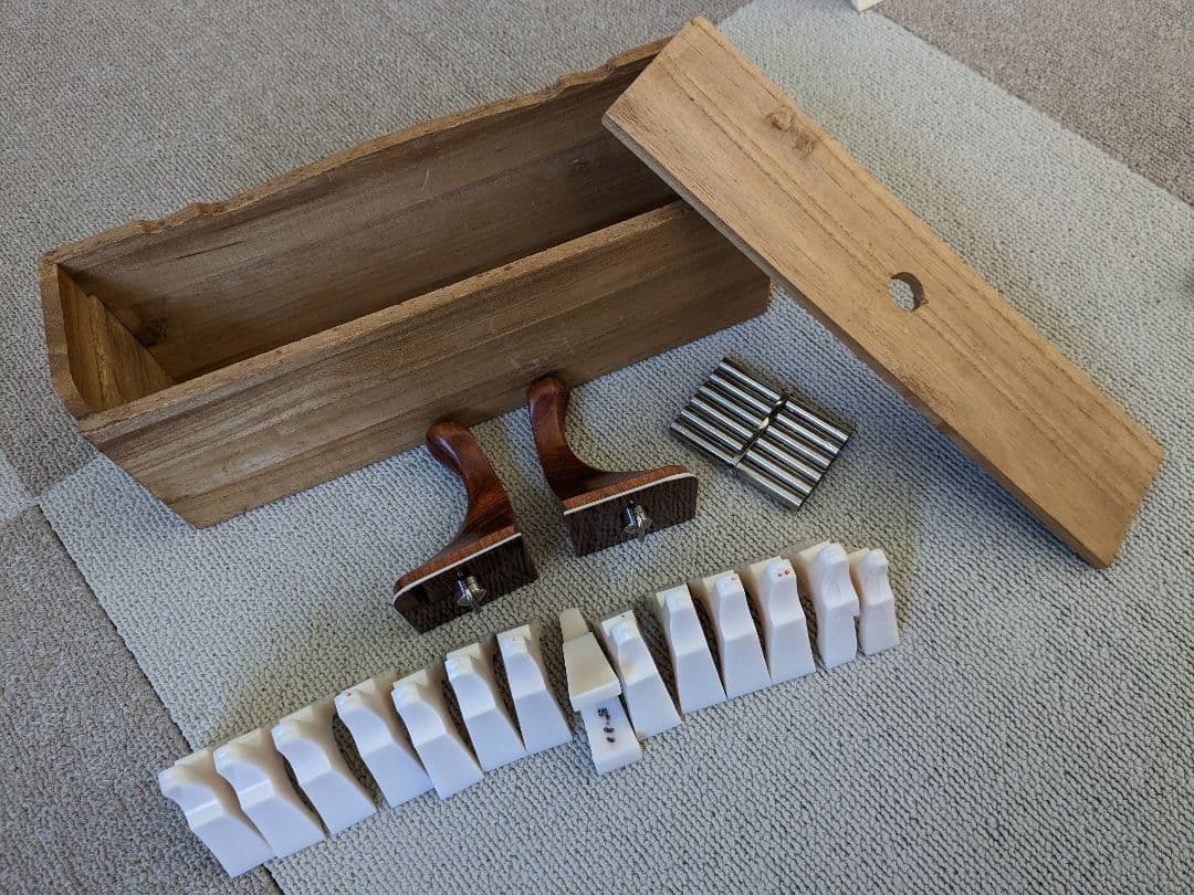 【中古】筝　6尺　琴柱　新品ケース付き