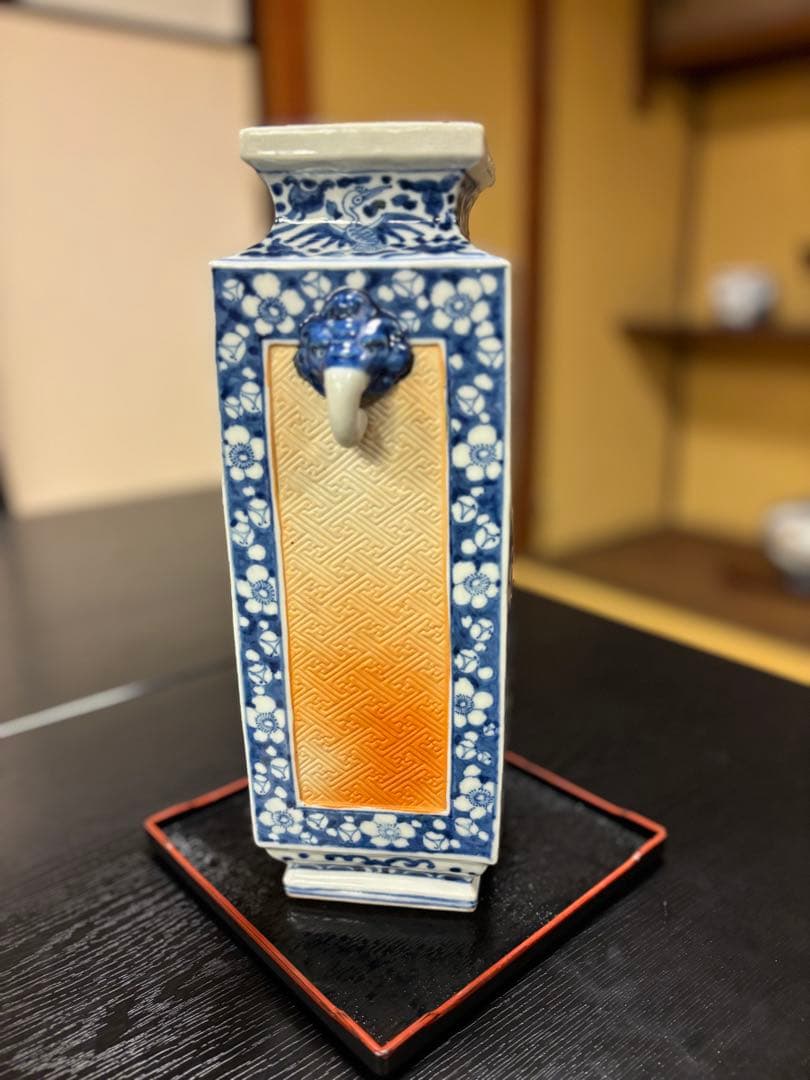 九谷焼　浮彫四角花瓶