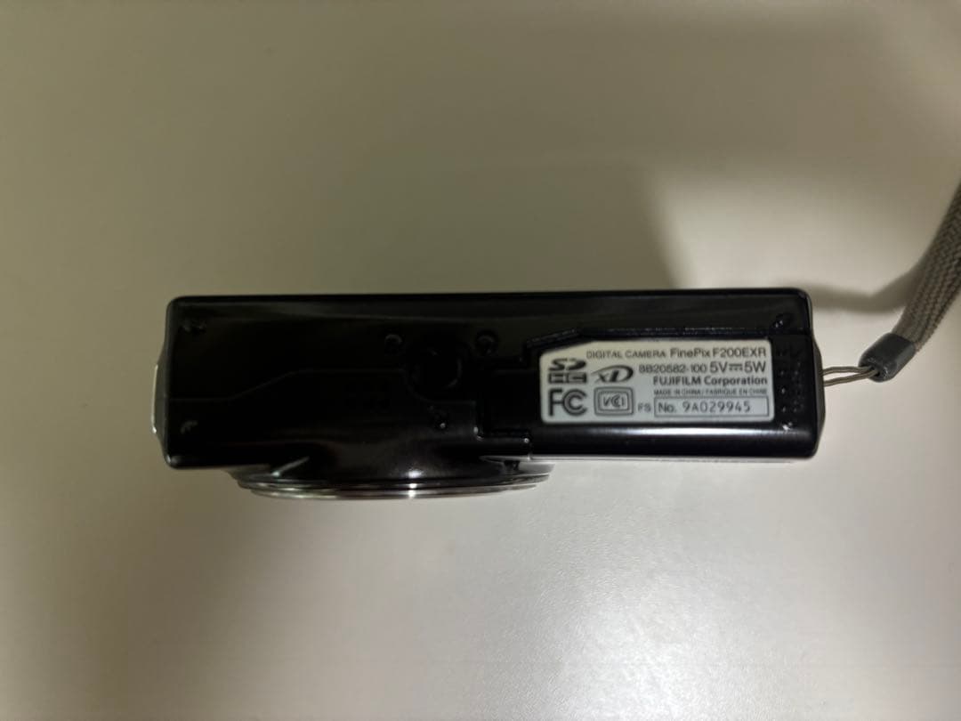 FUJIFILM FINEPIX F200EXR 5倍ズーム デジタルカメラ