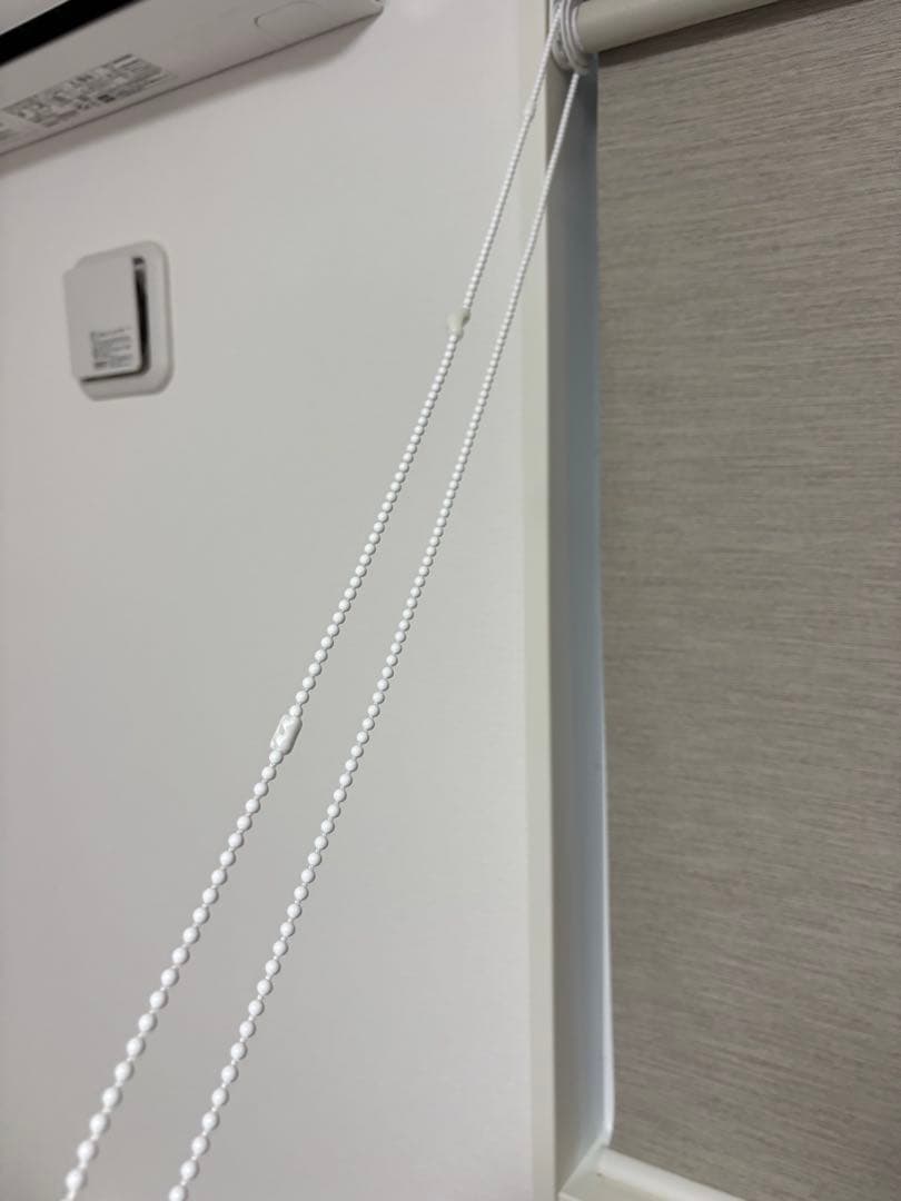 グレー ロールスクリーン チェーン式