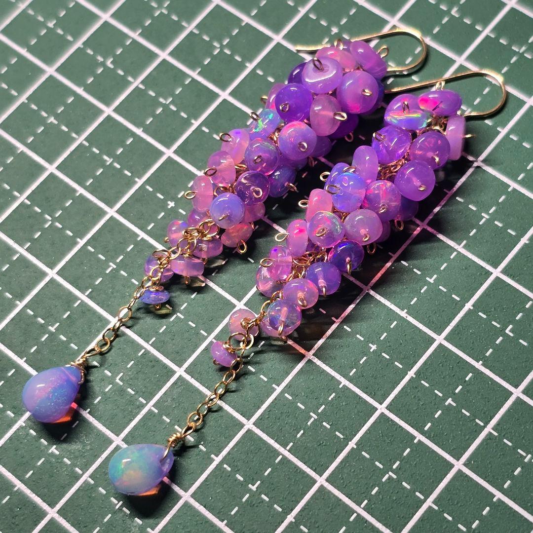 １４kgfパープルカラーオパールサイズグラデーションピアスvega