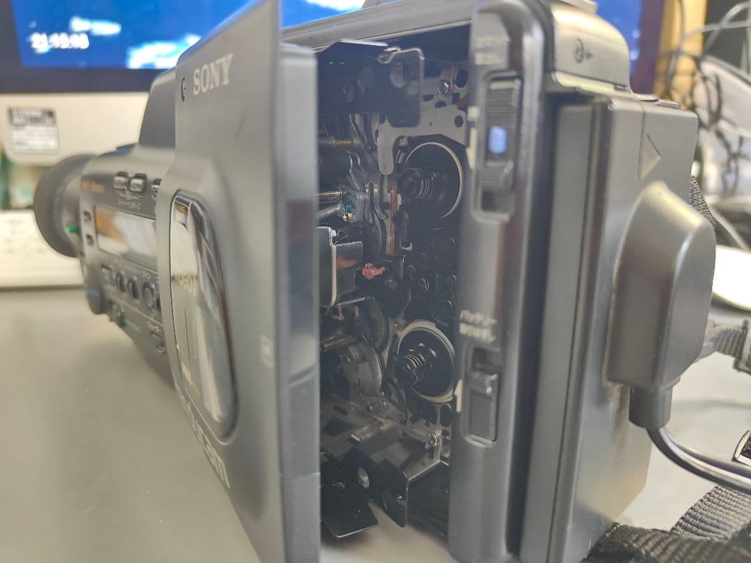 SONY Handycam　CCD-V700 video Hi8