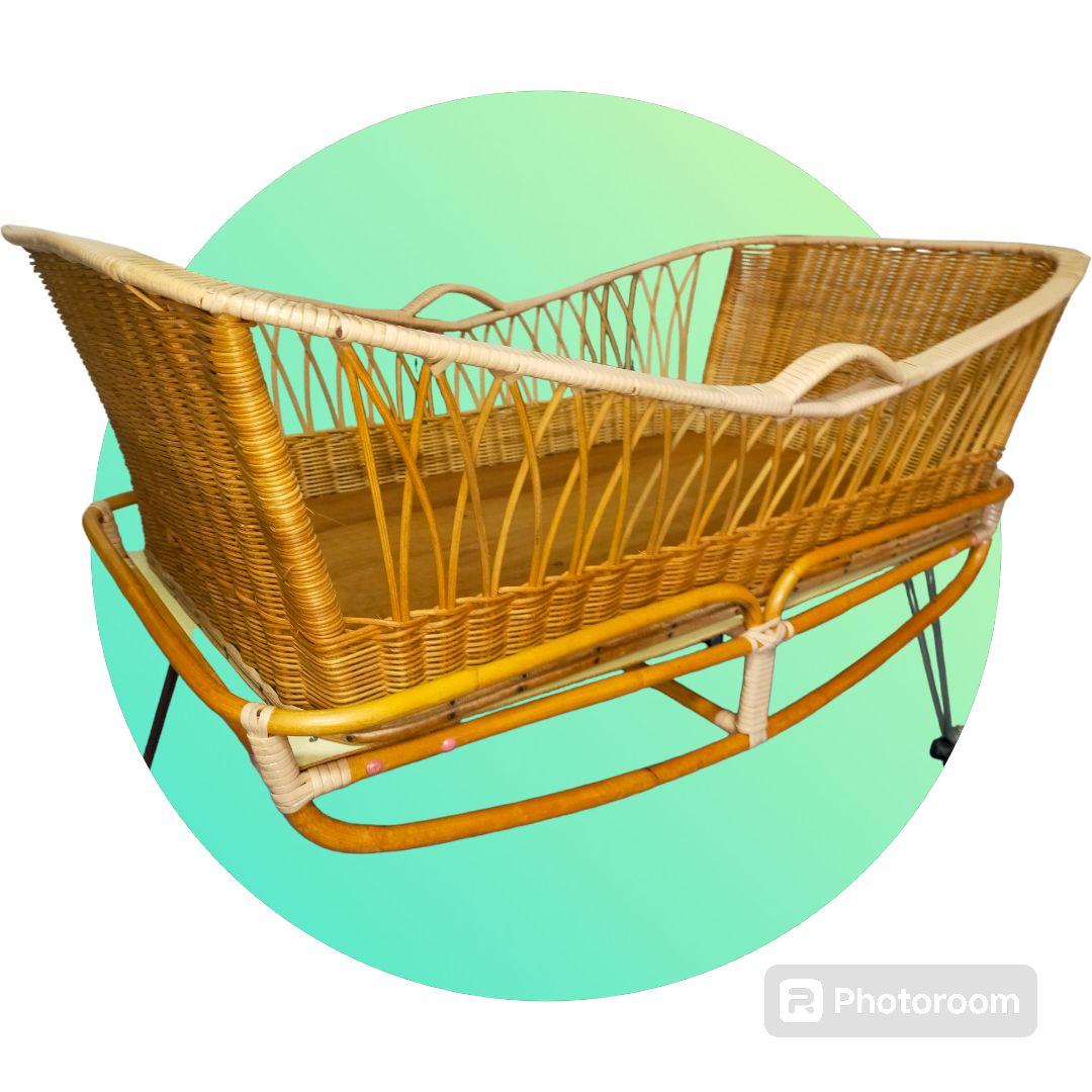 【レトロ】❀ラタン ❀ベビーベッドゆりかご❀ キャスター付き