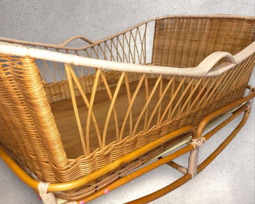 【レトロ】❀ラタン ❀ベビーベッドゆりかご❀ キャスター付き