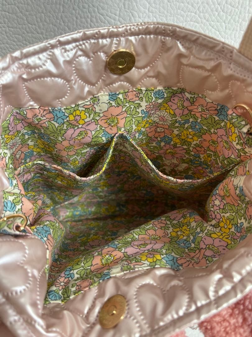 こ*あ様 コヤンイサムチョン　ハンドメイド　うさちゃんフリルフラットバッグ　アン