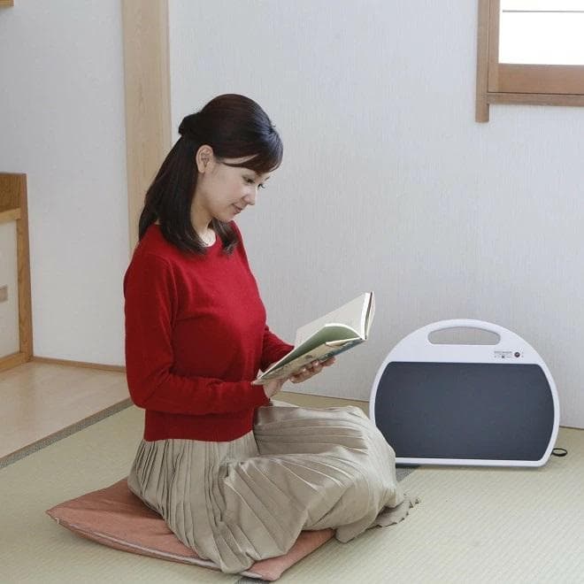 遠赤外線 パネルヒーター デスク 足元 暖房 小型 軽量 スリム【新品未使用】