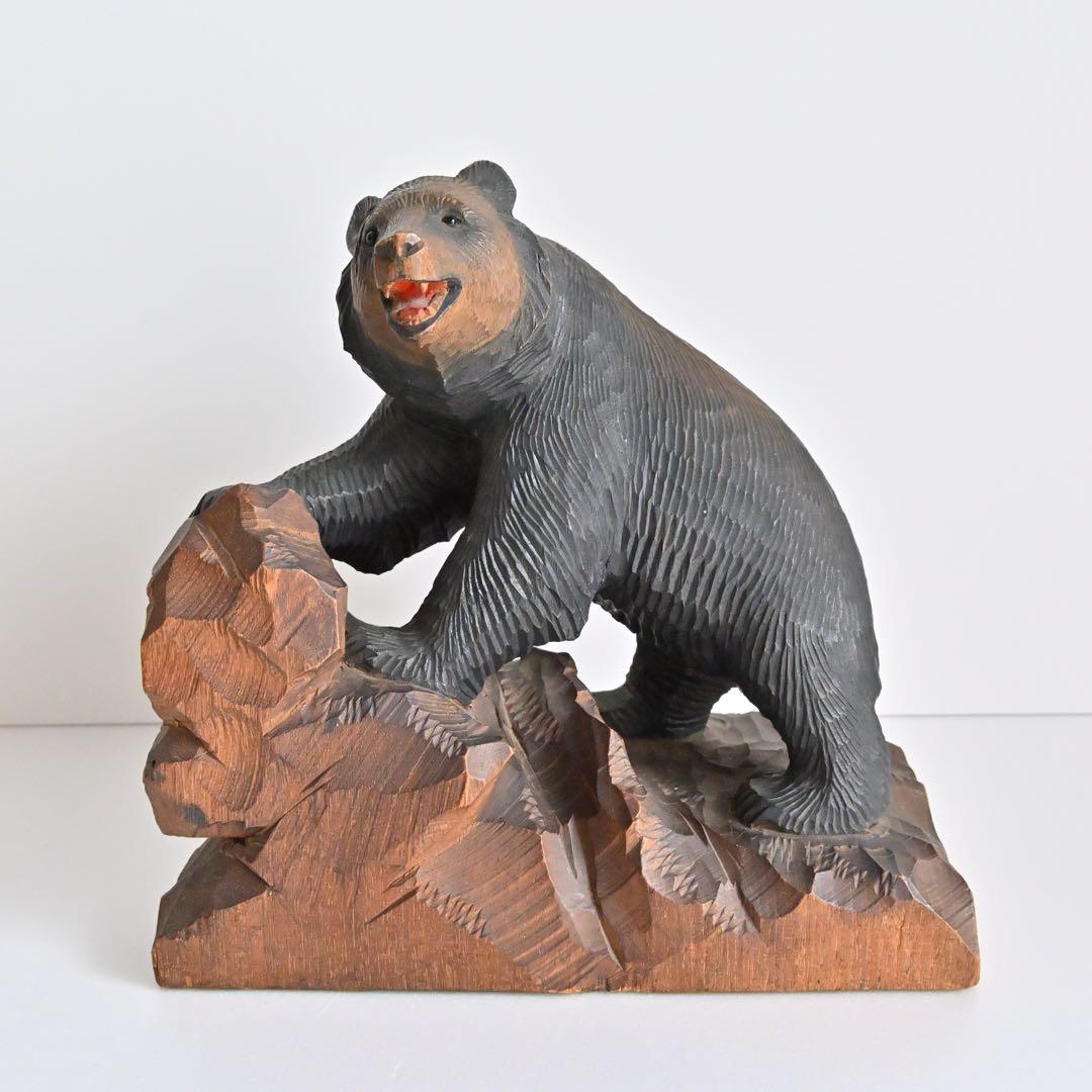 茂木多喜治（北雪）作　　八雲木彫り熊