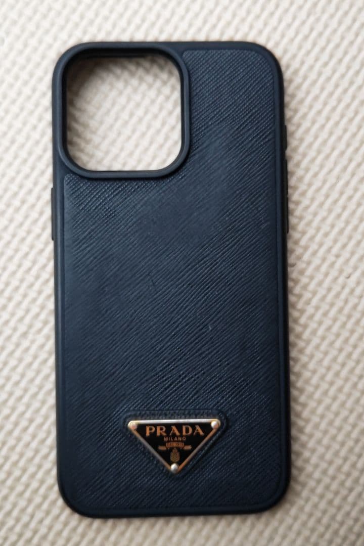 PRADA プラダiPhone15 promaxケース 黒 三角ロゴ