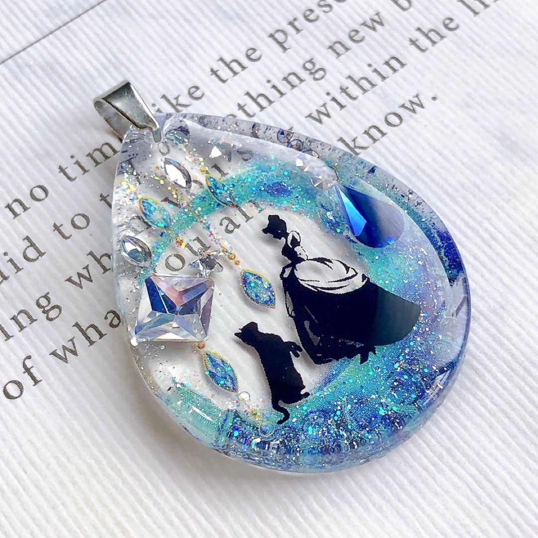 同梱値引100円❤️No.2480 レジン ペンダントトップ 猫 ネコ ねこ ♡