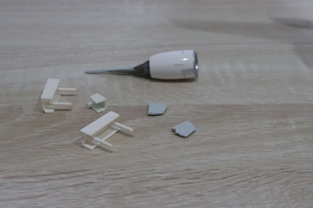 ANA A380 特別塗装モデル 1/200　※エンジン脱落