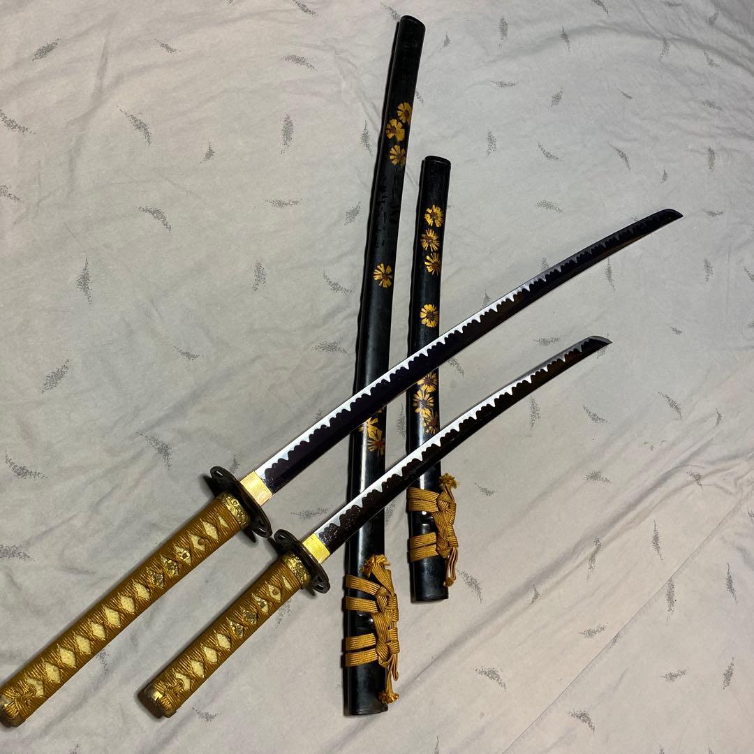 模造刀大小２本セット 金茶柄 波図透し鉄鍔 向日葵図黒呂鞘
