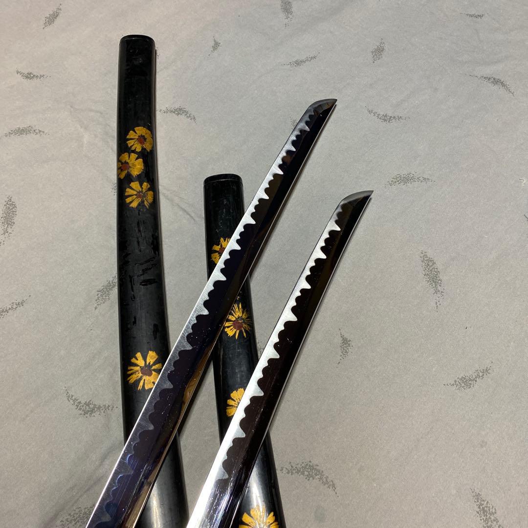 模造刀大小２本セット 金茶柄 波図透し鉄鍔 向日葵図黒呂鞘