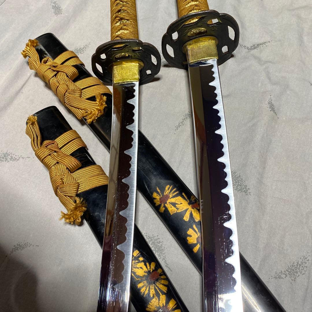 模造刀大小２本セット 金茶柄 波図透し鉄鍔 向日葵図黒呂鞘