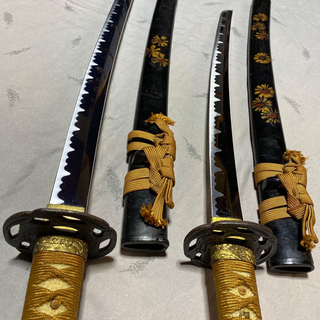 模造刀大小２本セット 金茶柄 波図透し鉄鍔 向日葵図黒呂鞘