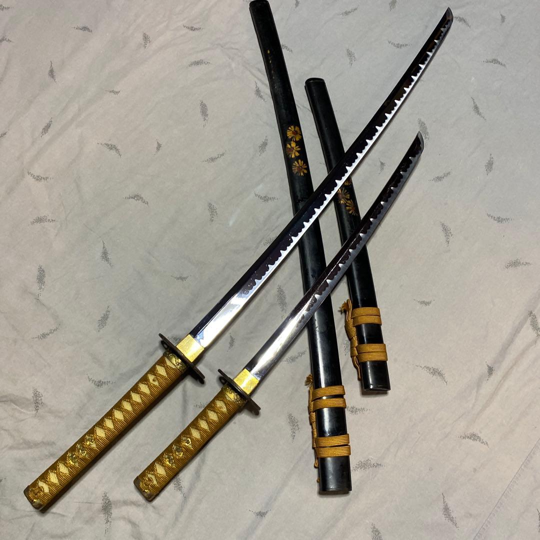 模造刀大小２本セット 金茶柄 波図透し鉄鍔 向日葵図黒呂鞘