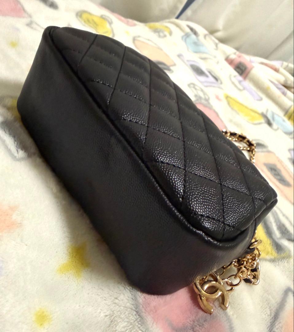 CHANEL レザーショルダーバッグ　ノベルティ