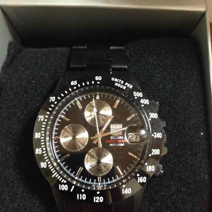 腕時計です、男性用、とても男性らしい！ぜひよろしくお願いします