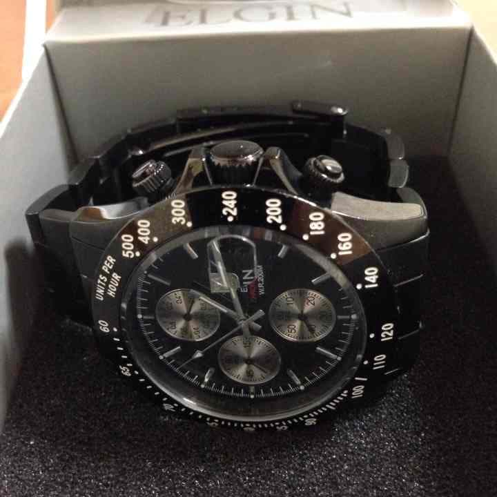 腕時計です、男性用、とても男性らしい！ぜひよろしくお願いします