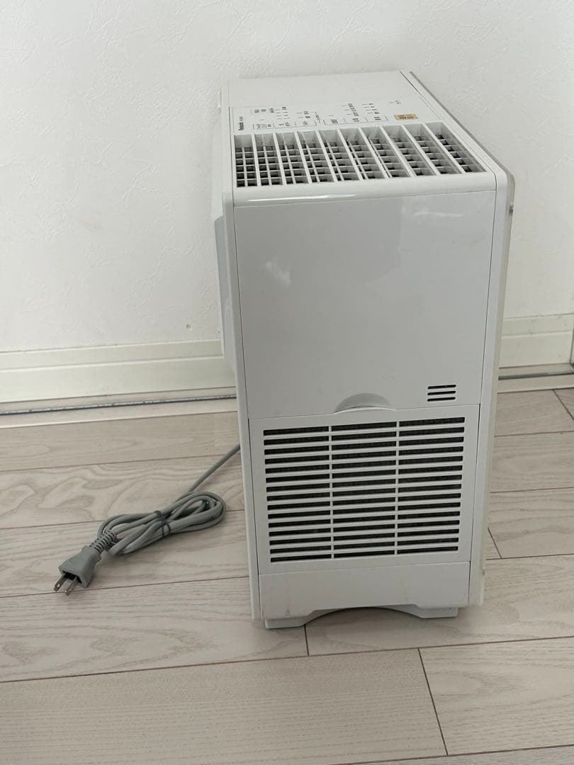 Panasonic 置き型加湿器 ホワイト