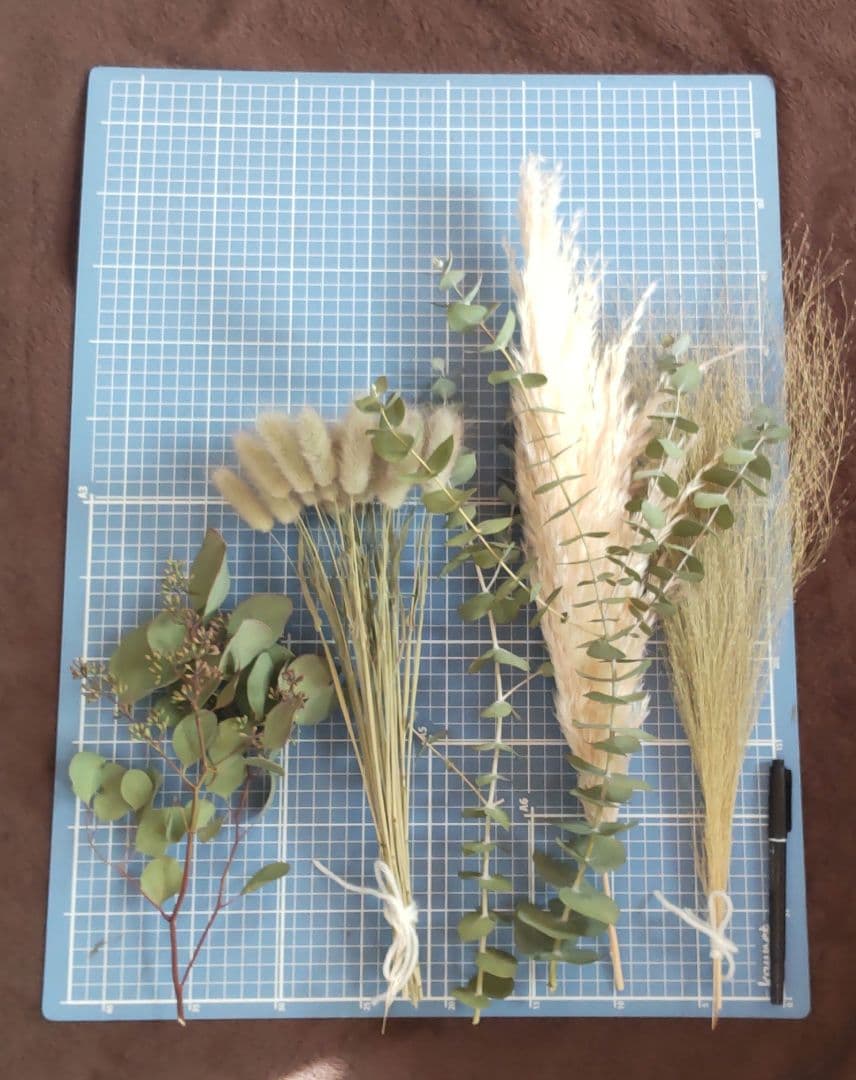 褪色あり　ドライフラワー ユーカリとグラス類