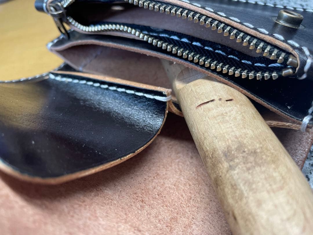 本革　ミドルトラッカーウォレット　ブラック