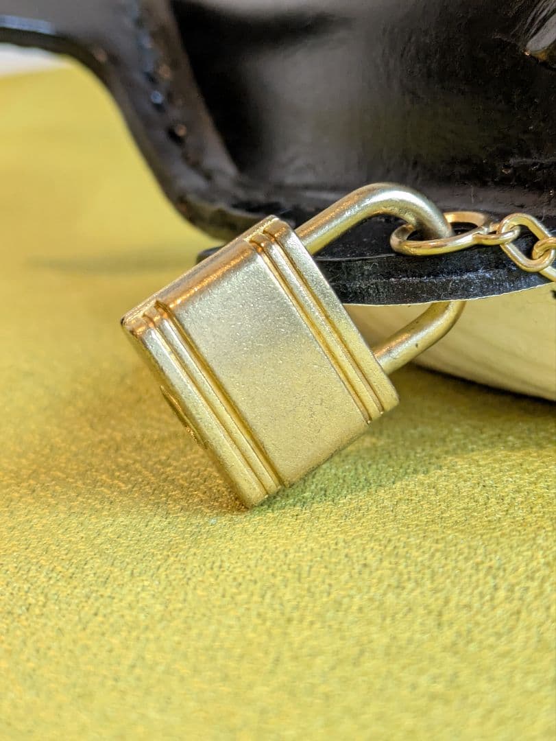 【未使用】鴻池製作所　クジラ貯金箱　本革