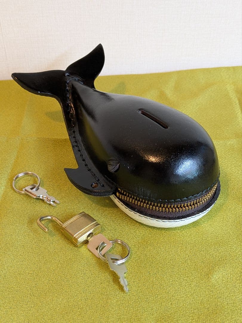 【未使用】鴻池製作所　クジラ貯金箱　本革