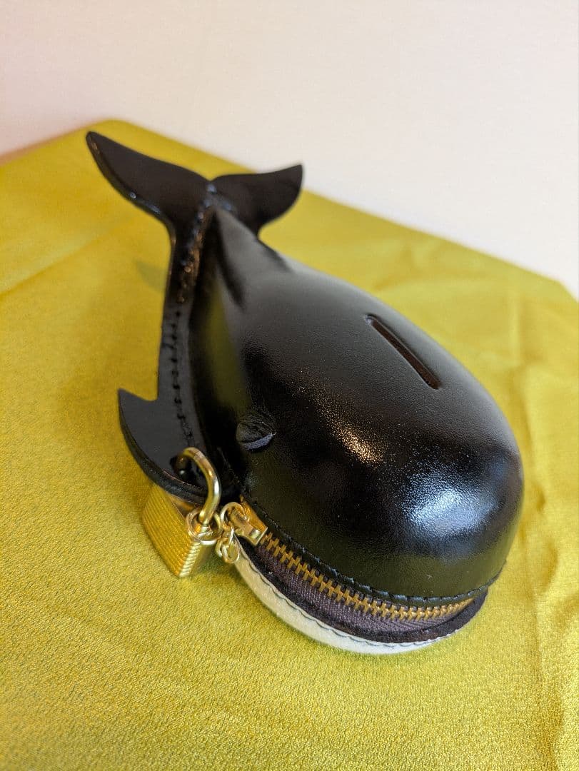 【未使用】鴻池製作所　クジラ貯金箱　本革