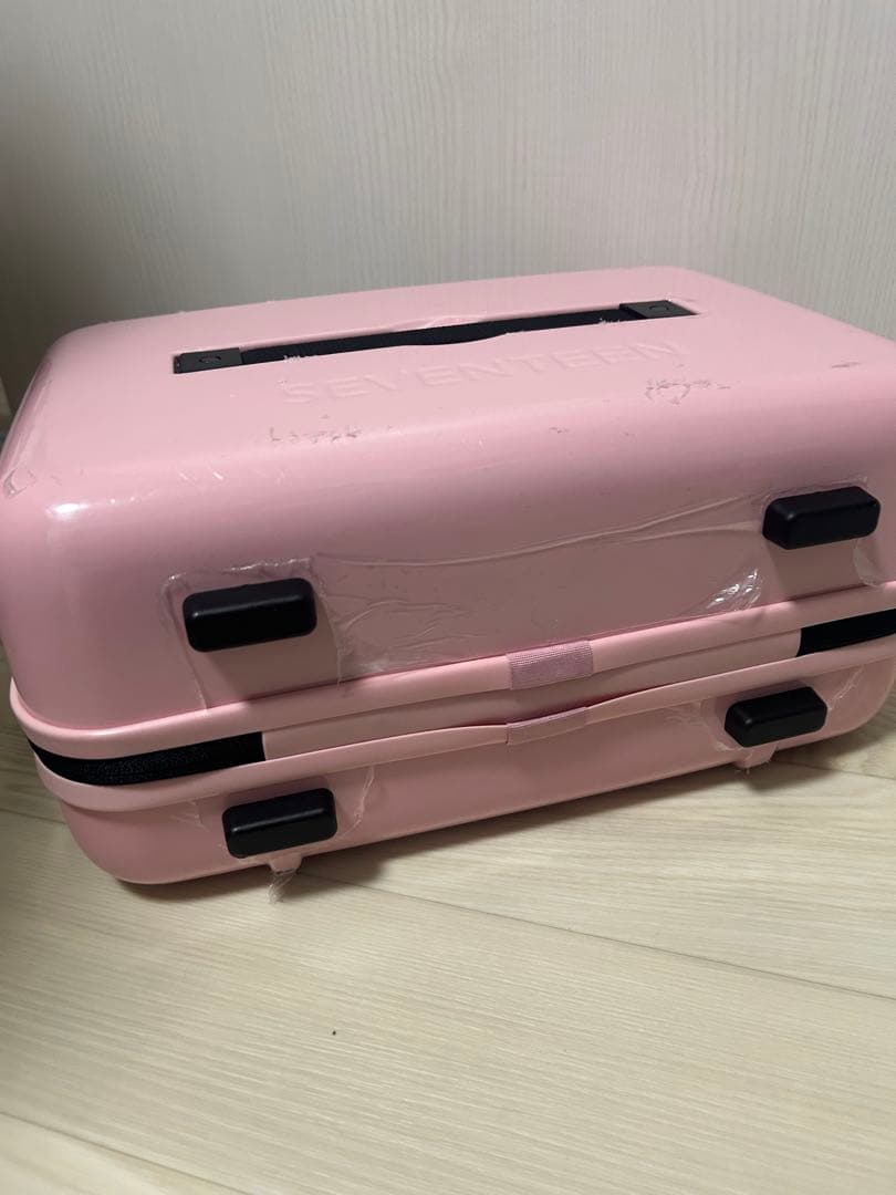 seventeen スーツケース