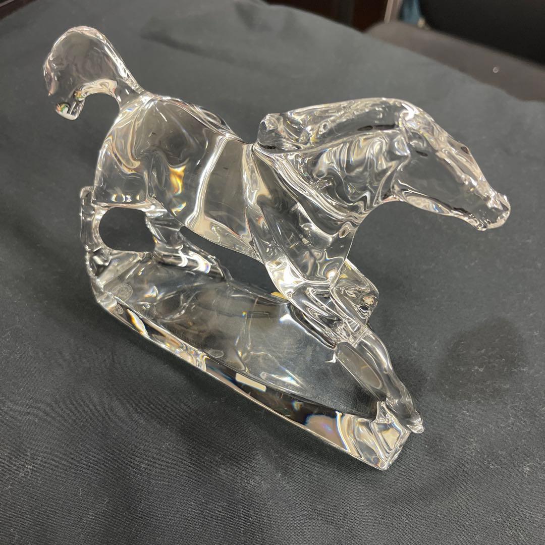 バカラ　走る馬　置物