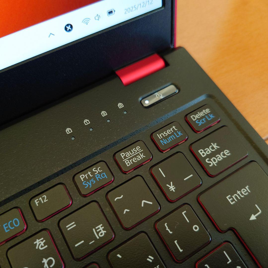 設定済✨️超軽量！富士通LIFEBOOK UH75/B1✨️レッド✨️オフィス付